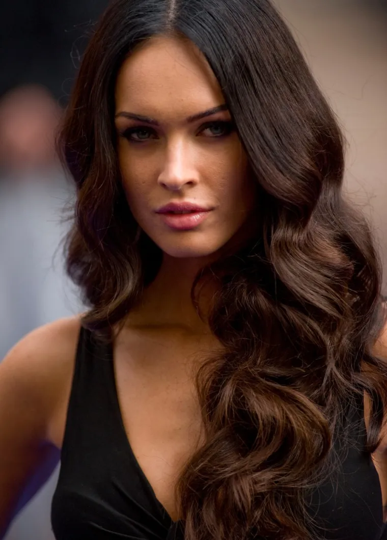 Sve se vi&scaron;e priča o 'plastičnoj' Megan Fox: Ona tvrdi da je prirodna, ali fotke ne znaju lagati. Pogledajte kako se mijenjala