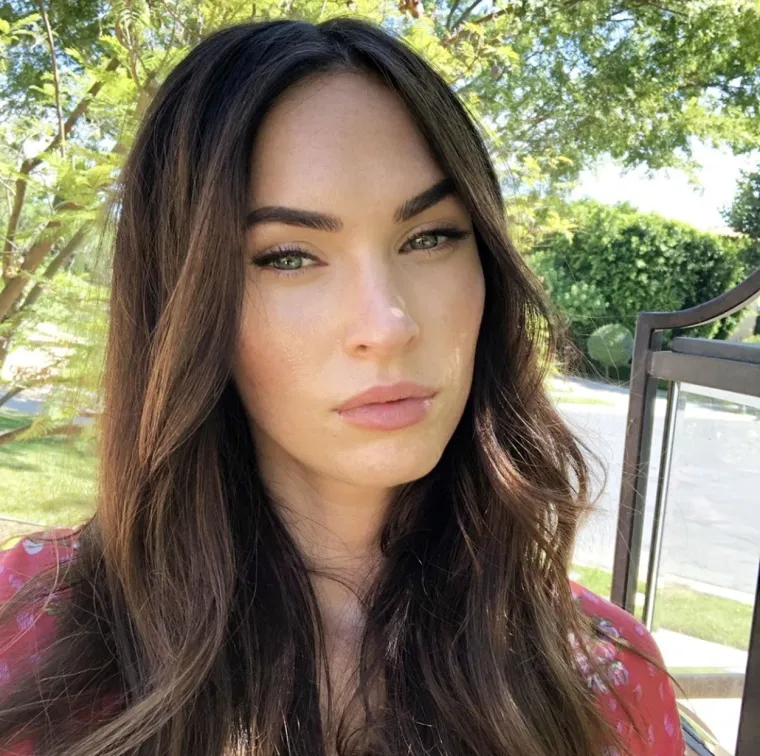 Sve se vi&scaron;e priča o 'plastičnoj' Megan Fox: Ona tvrdi da je prirodna, ali fotke ne znaju lagati. Pogledajte kako se mijenjala