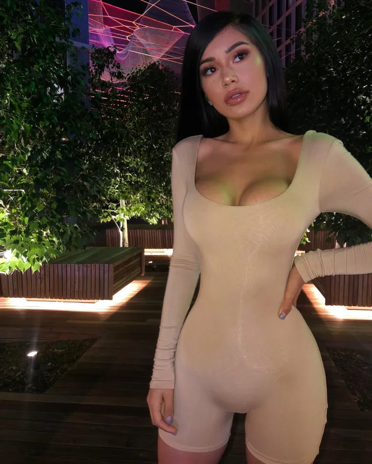 Upoznajte ljepoticu koju je aktualni svjetski prvak odveo sa sobom u hotel i čije radove možete naći na +18 stranicama