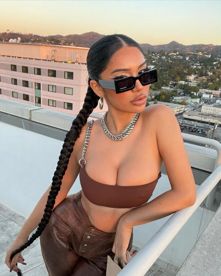 Upoznajte ljepoticu koju je aktualni svjetski prvak odveo sa sobom u hotel i čije radove možete naći na +18 stranicama