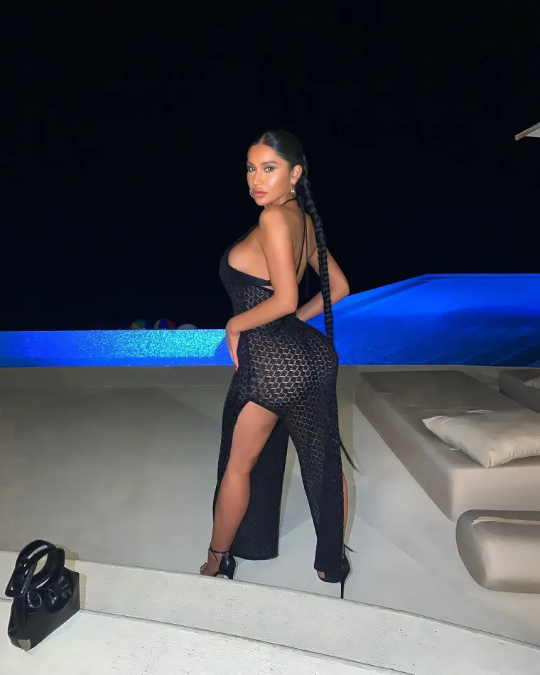 Upoznajte ljepoticu koju je aktualni svjetski prvak odveo sa sobom u hotel i čije radove možete naći na +18 stranicama