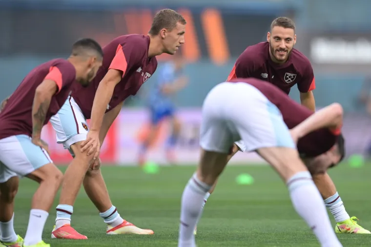 Vla&scaron;ić na zagrijavanju ne skida osmijeh s lica, navijači okupirali tribine, čeka nas spektakl