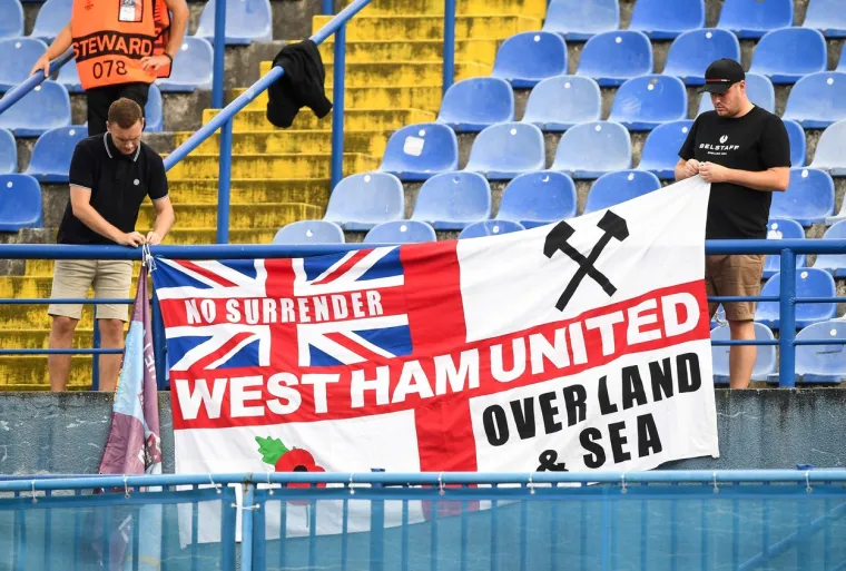 Vla&scaron;ić na zagrijavanju ne skida osmijeh s lica, navijači okupirali tribine, čeka nas spektakl