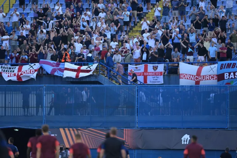 Boysi zviždali biv&scaron;em hajdukovcu, sve su iz lože pratili Jo&scaron;ko i Blanka, pogledajte nevjerojatnu atmosferu na Maksimiru