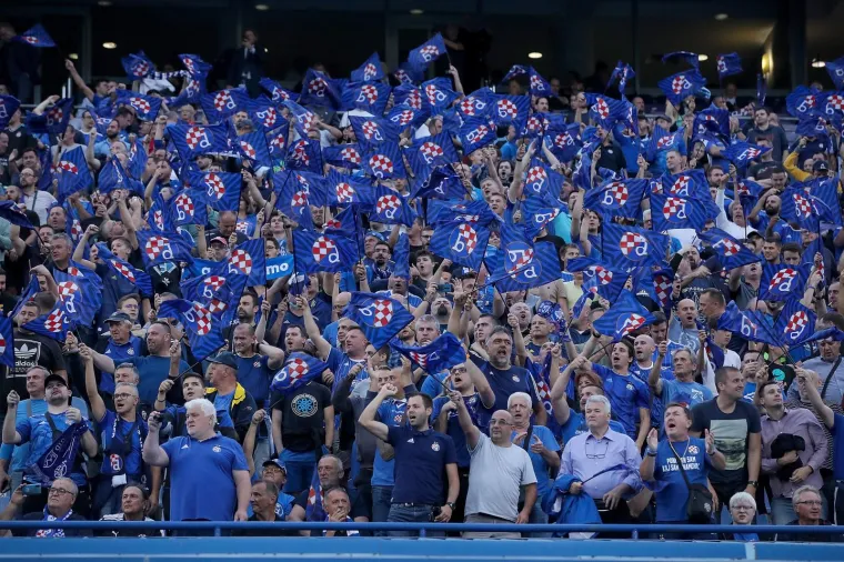 Boysi zviždali biv&scaron;em hajdukovcu, sve su iz lože pratili Jo&scaron;ko i Blanka, pogledajte nevjerojatnu atmosferu na Maksimiru