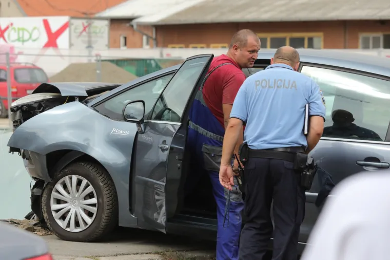 Vozačica je sletjela s automobilom u veliku rupu na gradili&scaron;tu osječkog KBC-a