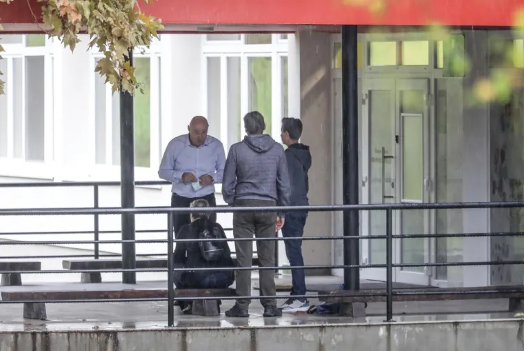 Učenik iz Krapinskih Toplica kojem roditelji ne daju nositi masku opet sjedi ispred &scaron;kole