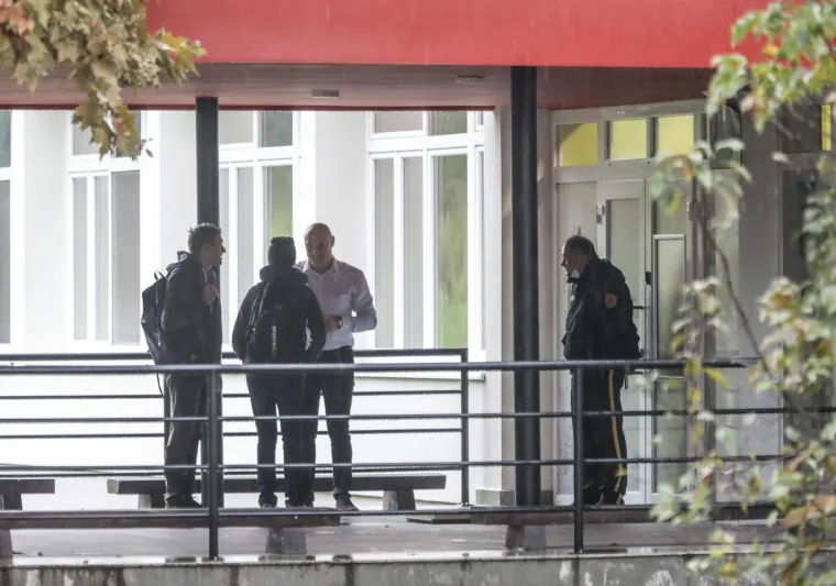 Učenik iz Krapinskih Toplica kojem roditelji ne daju nositi masku opet sjedi ispred &scaron;kole