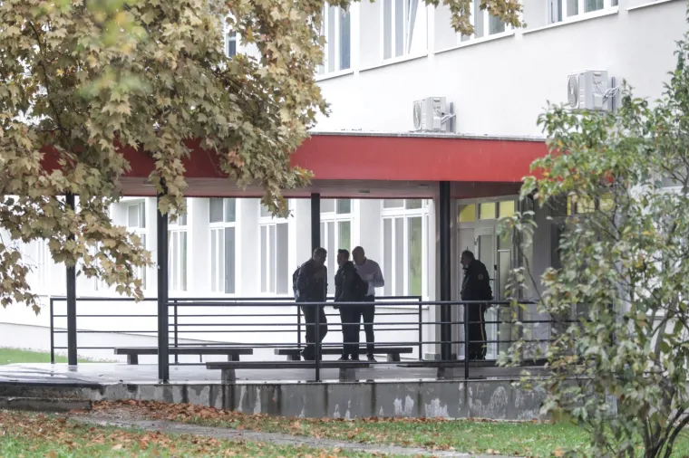 Učenik iz Krapinskih Toplica kojem roditelji ne daju nositi masku opet sjedi ispred &scaron;kole