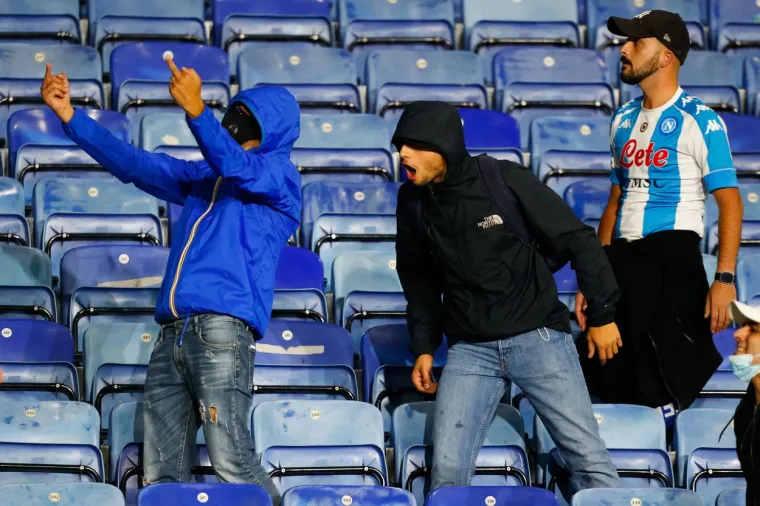 Ovi prizori ludila i pomračenja umova upravo obilaze planetu: U očima im se vidjela krv