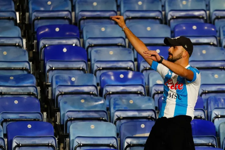 Ovi prizori ludila i pomračenja umova upravo obilaze planetu: U očima im se vidjela krv