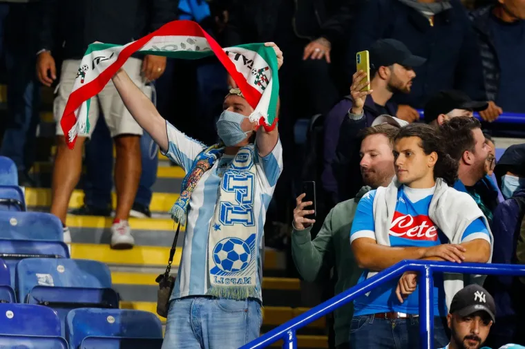 Ovi prizori ludila i pomračenja umova upravo obilaze planetu: U očima im se vidjela krv