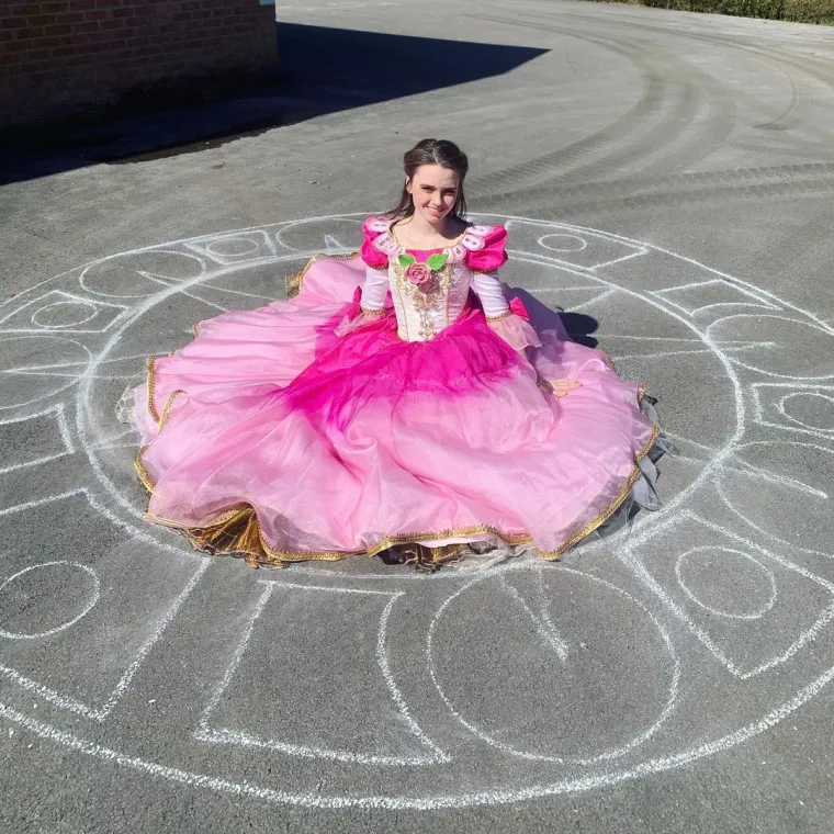 Postala viralna kreirajući haljine Disneyevih princeza, prodaju se ko' blesave: 'Ko&scaron;taju puno vi&scaron;e nego &scaron;to ljudi misle'