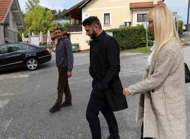 Socijalna služba bila kod roditelja učenika iz Zagorja zbog maske. Otac bio u &scaron;koli s odvjetnicom: 'Nismo jo&scaron; gotovi'