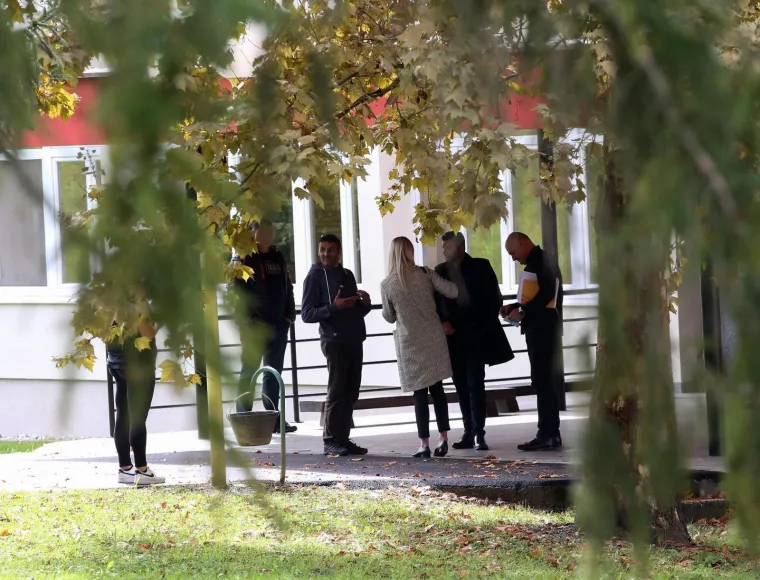 Socijalna služba bila kod roditelja učenika iz Zagorja zbog maske. Otac bio u &scaron;koli s odvjetnicom: 'Nismo jo&scaron; gotovi'