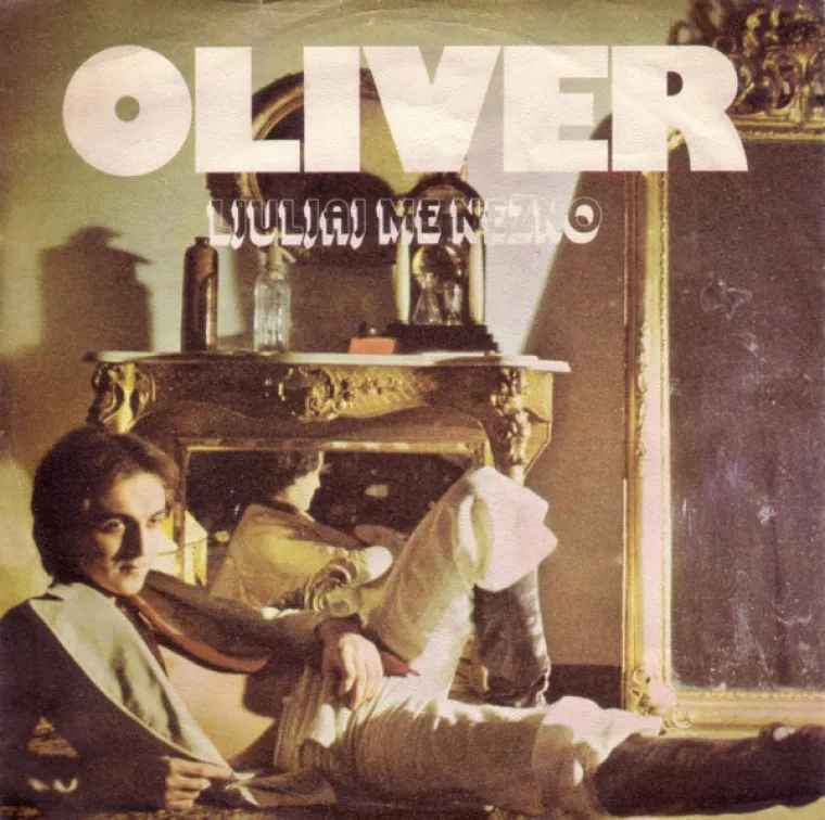 13. Oliver Mandić - Ljuljaj me nežno: Njegov prvih hit, a vjerojatno jedna i od prvih poznatijih pjesama iza koje stoji Marina Tucaković. Izašla je 1978. godine na istoimenom singlu.