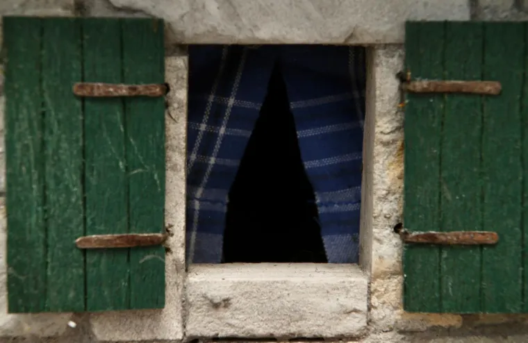 Josip iz Ko&scaron;uta kod Trilja od kamena izrađuje minijaturne kuće, pogledajte ta umjetnička djela