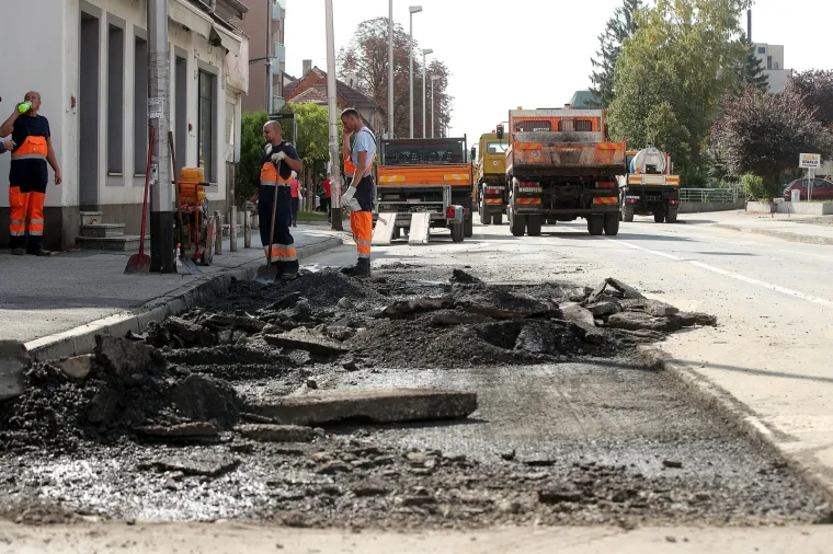 Pogledajte kako napreduje sanacija Selske ceste nakon puknuća vodovodne cijevi