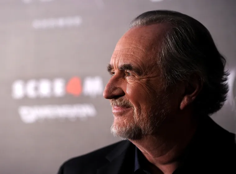 3. Wes Craven: Majstor horora i čovjek koji potpisuje kultne filmove poput &quot;Posljednje kuće nalijevo&quot; i &quot;Strave u Ulici brijestova&quot; početkom 1970-ih režirao je i neke filmove za odrasle. Činio je to pod različitim pseudonimima.