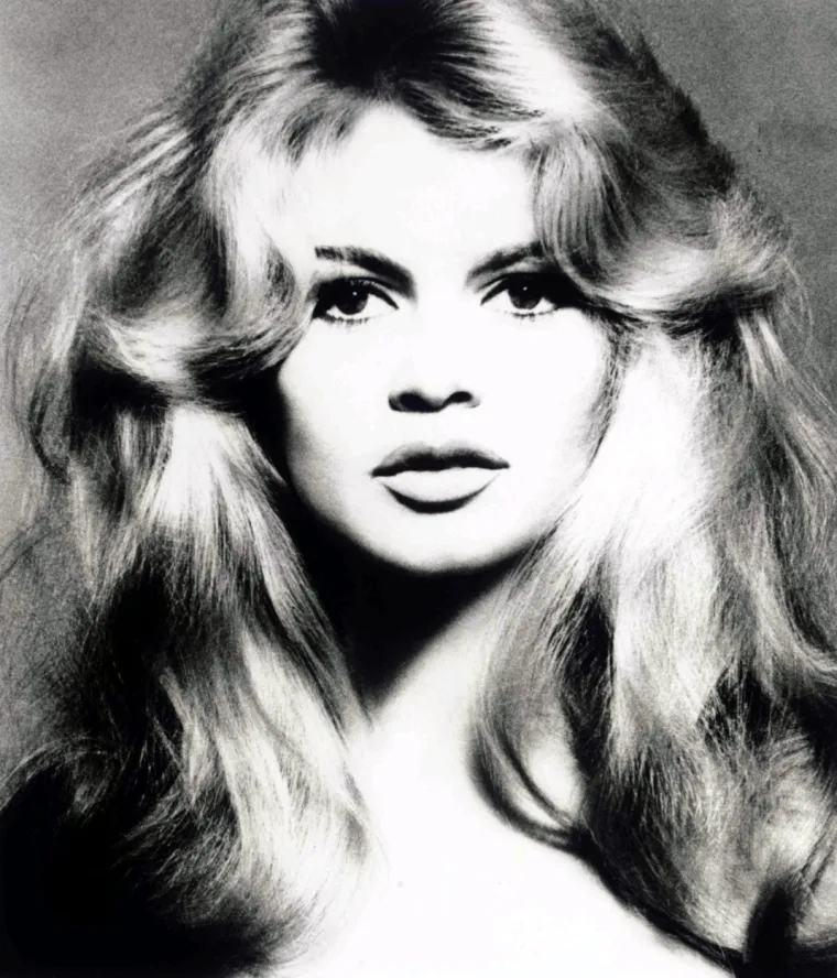 Iskopali smo vruće fotke: Brigitte Bardot imala je više od 100 ljubavnika, a među njima je bilo i žena. Svijet još pamti ljubavni trokut s Jane Birkin