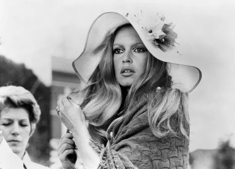 Iskopali smo vruće fotke: Brigitte Bardot imala je više od 100 ljubavnika, a među njima je bilo i žena. Svijet još pamti ljubavni trokut s Jane Birkin