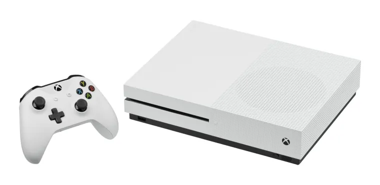 6. Microsoftova zabrana &apos;Gaywooda&apos; (2008.): Dokaz da postoji tanka linija između političke korektnosti i pretjerane reakcije jest Microsoftova zabrana Xbox Live računa Richarda Gaywooda. Gospodin iz Velike Britanije koristio je svoje pravo ime kao svoju igračku oznaku za Xbox Live: RichardGaywood. Microsoft je smatrao prikladnim blokirati mu račun nakon što je tužbu podnio drugi član Xbox Live-a. Gaywood bi na hrvatski mogli prevesti kao &quot;gay šuma&quot;. 