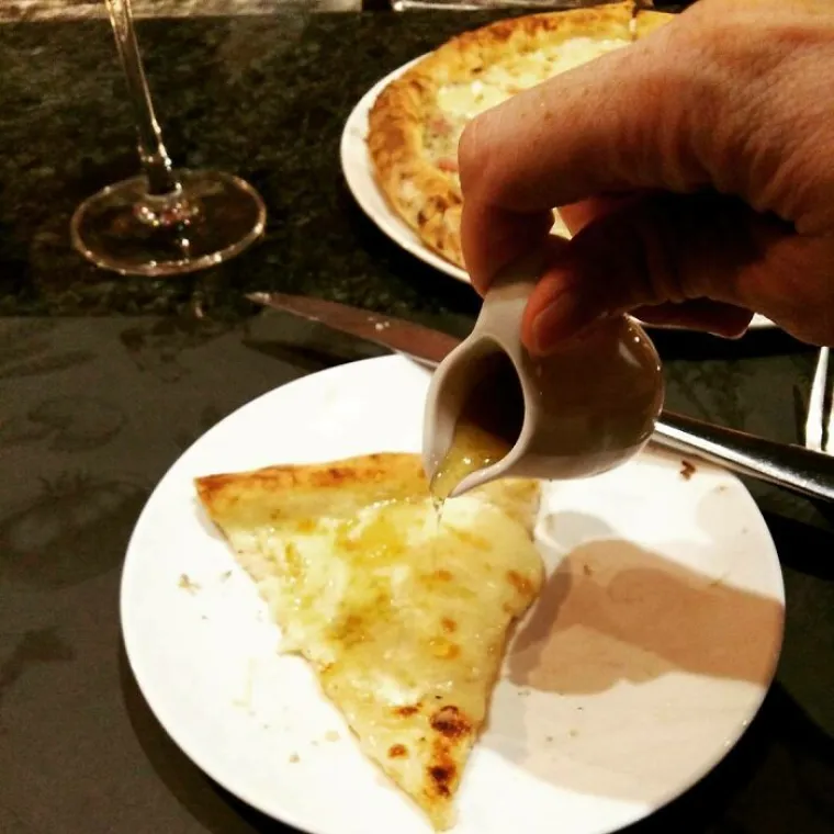 Med na pizzi
