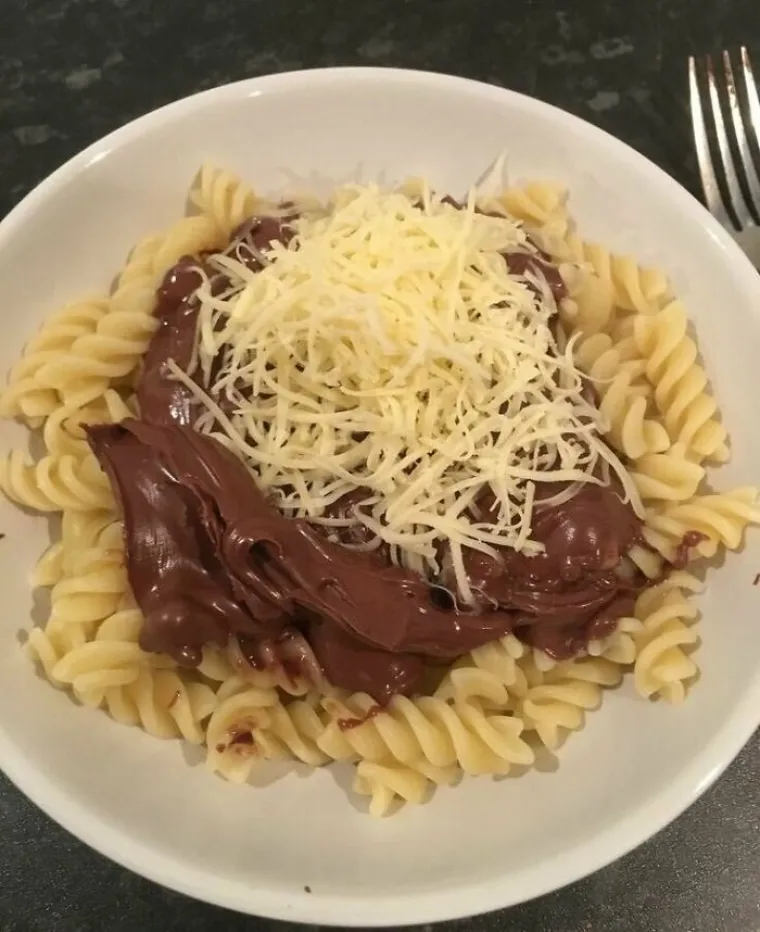 Jeste li za krafne punjene grahom ili možda jaja mazana Nutellom? Mmmm, čekajte da vidite i ostale gastronomske zločine