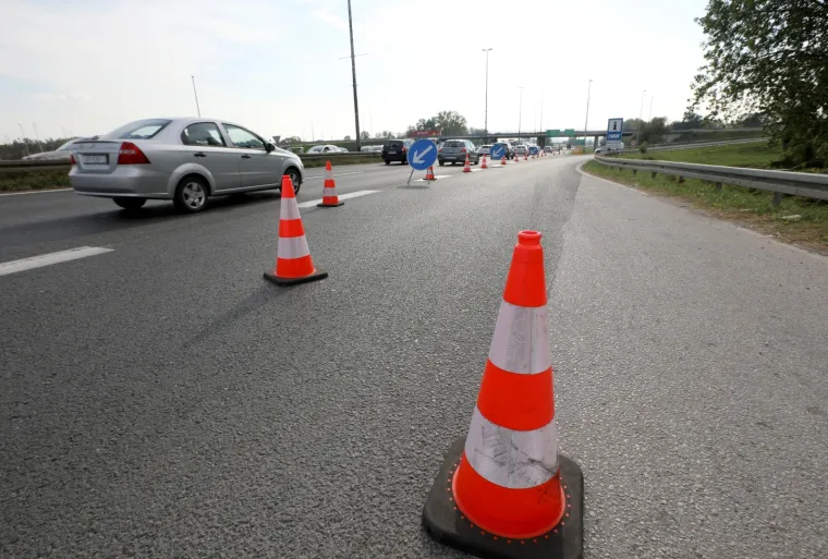 Pogledajte kaos i kolonu od 12 kilometara  na dionici autoceste A2 od čvora Jankomir do čvora Zapre&scaron;ić