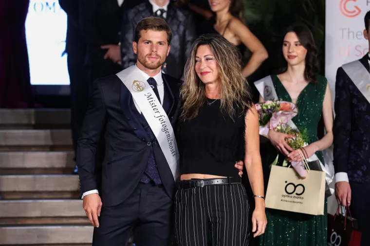 Žestoka konkurencija: Razgolićeni cure i dečki pokazali utrenirana tijela, a oni manje sramežljivi - napravili pravi show