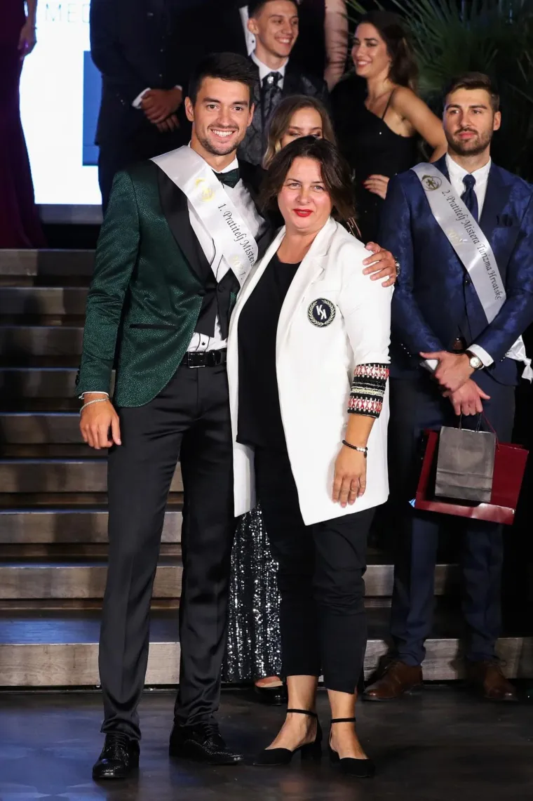 Žestoka konkurencija: Razgolićeni cure i dečki pokazali utrenirana tijela, a oni manje sramežljivi - napravili pravi show