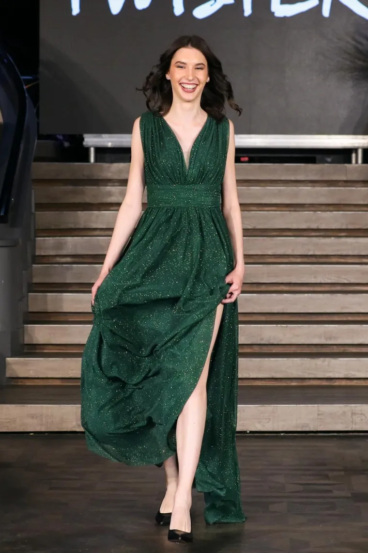 Žestoka konkurencija: Razgolićeni cure i dečki pokazali utrenirana tijela, a oni manje sramežljivi - napravili pravi show