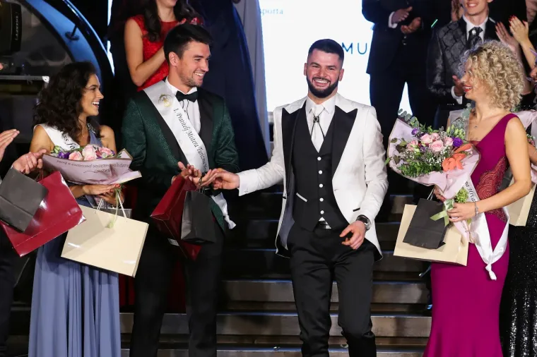 Žestoka konkurencija: Razgolićeni cure i dečki pokazali utrenirana tijela, a oni manje sramežljivi - napravili pravi show