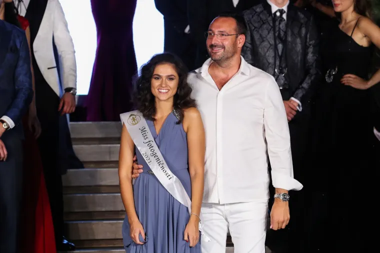 Žestoka konkurencija: Razgolićeni cure i dečki pokazali utrenirana tijela, a oni manje sramežljivi - napravili pravi show