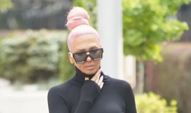 Jelena Karleuša je neutješna: 'Ja ne znam kojom da krenem stranom. Ispred mene bol je puk’o k’o kanjon...'
