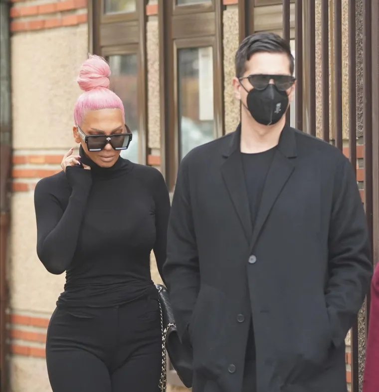 Jelena Karleuša je neutješna: 'Ja ne znam kojom da krenem stranom. Ispred mene bol je puk’o k’o kanjon...'