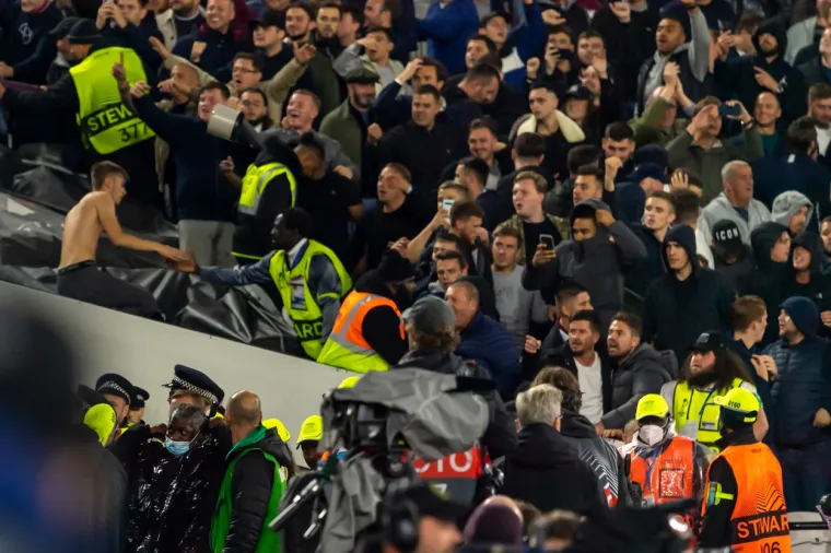 Navijači Rapida napravili kaos u Londonu, uskoro stižu u Zagreb