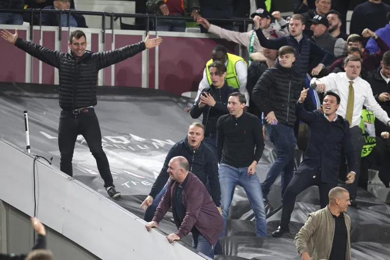 Navijači Rapida napravili kaos u Londonu, uskoro stižu u Zagreb