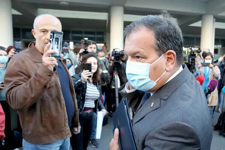 Kaos ispred KBC Zagreb. Pozvali policiju. Bero&scaron;: 'Ispričavam se'