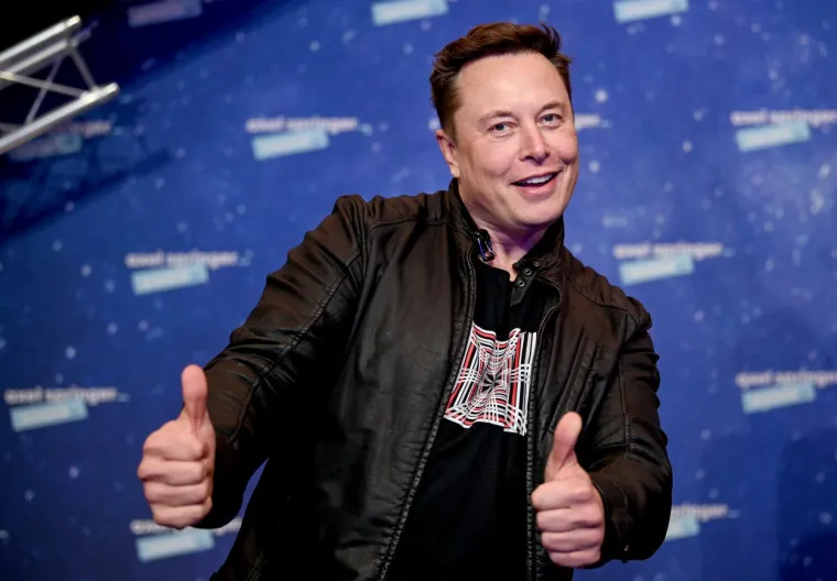 2. Elon Musk - 195,3 milijardi dolara: Radi na revoluciji transporta na Zemlji, preko proizvođača električnih automobila Tesle - i u svemiru, preko proizvođača raketa SpaceX čija se vrijednost sada procjenjuje na gotovo 100 milijardi dolara