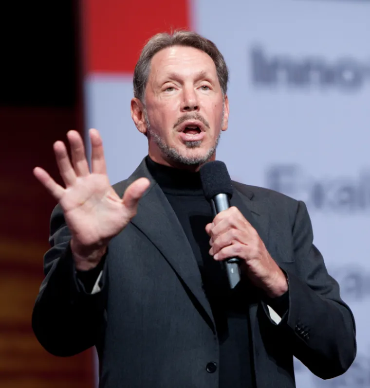 8. Larry Ellison - 117,4 milijarde: Zarada dolazi od softverske kompanije Oracle koju je osnovao još 1977. godine. Dužnost izvršnog direktora tvrtke napustio je 2014. godine i otada je na funkciji predsjednika uprave i glavnog tehnološkog savjetnika tvrtke.