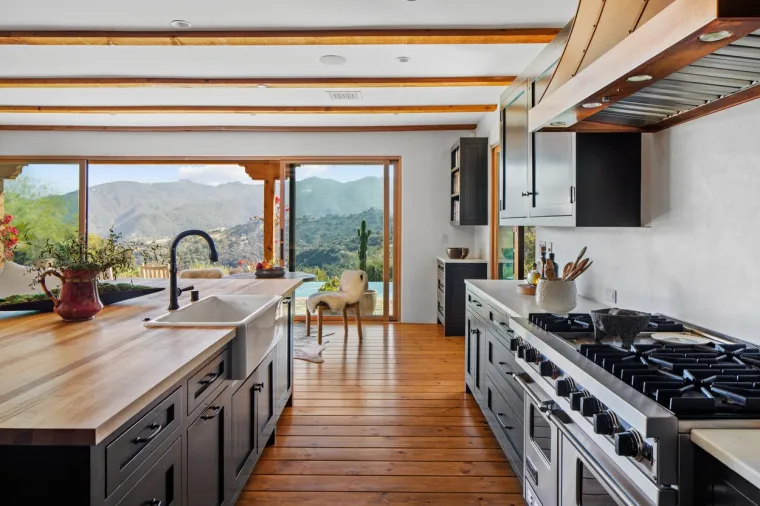 U hacijendu Ren&eacute;e Zellweger u Kaliforniji preselili bismo isti čas: Fali nam samo 6 milijardi dolara. Sitnica!