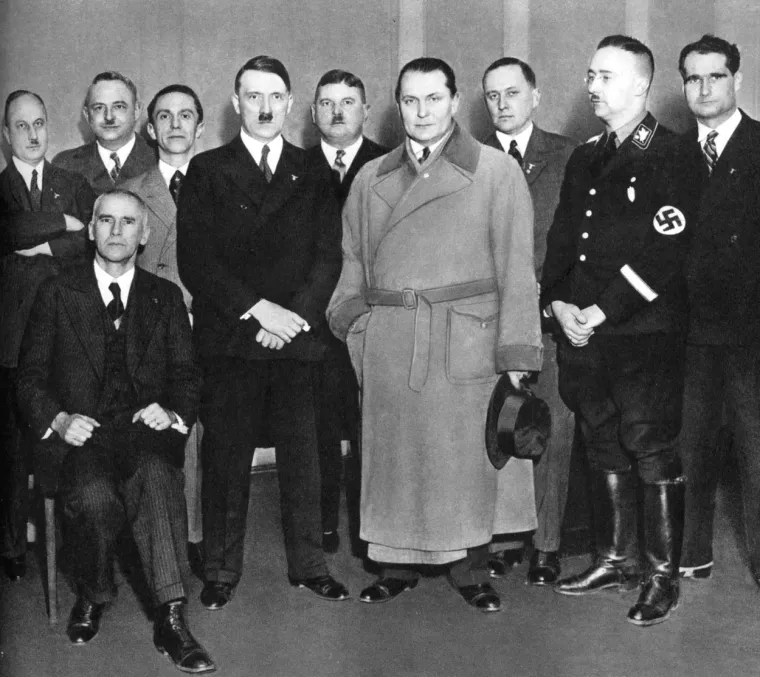 Himmler je postao jedan od glavnih organizatora Holokausta. Kao osnivač i nadležni u nacističkim koncentracijskim logorima i Einsatzgruppen odredima smrti, Himmler je imao svu oblast da implemetira genocid između 4 i 6 milijuna ljudi na industrijskoj skali. 