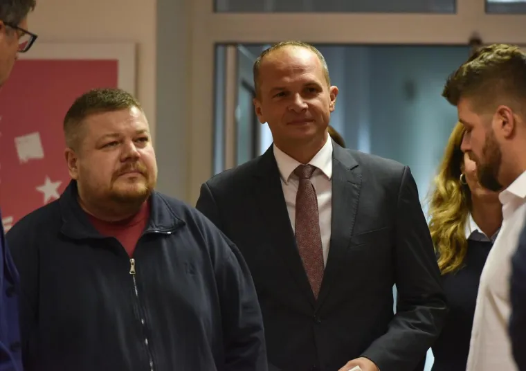 Grbin izbacio Bernardića i još šestero članova iz SDP-a