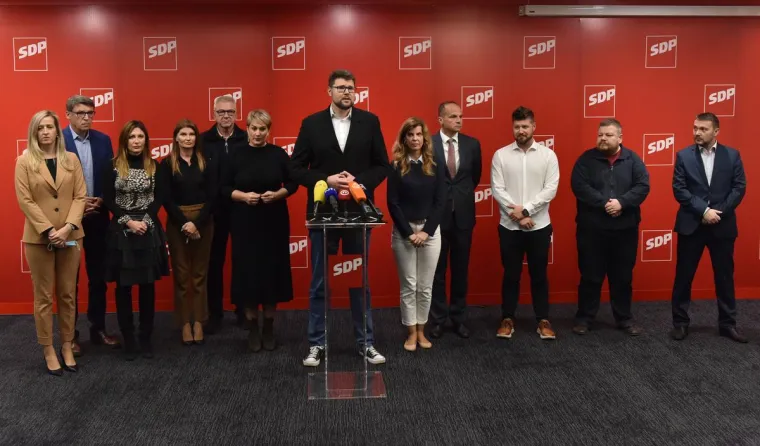 Grbin izbacio Bernardića i još šestero članova iz SDP-a
