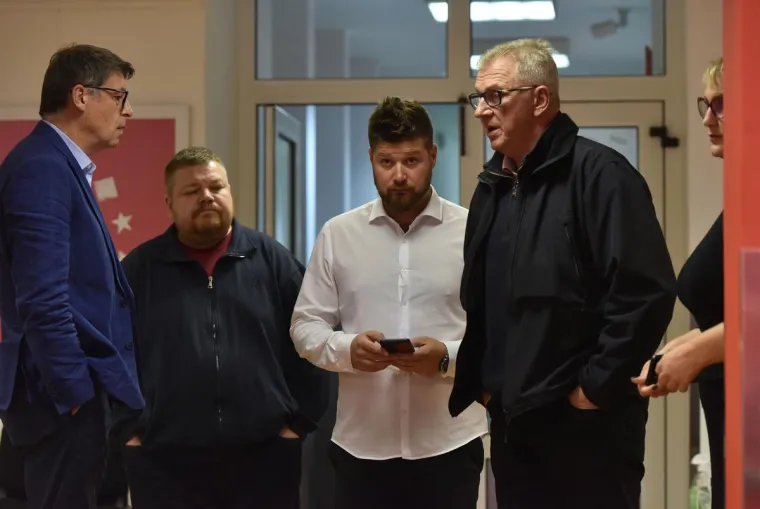 Grbin izbacio Bernardića i još šestero članova iz SDP-a