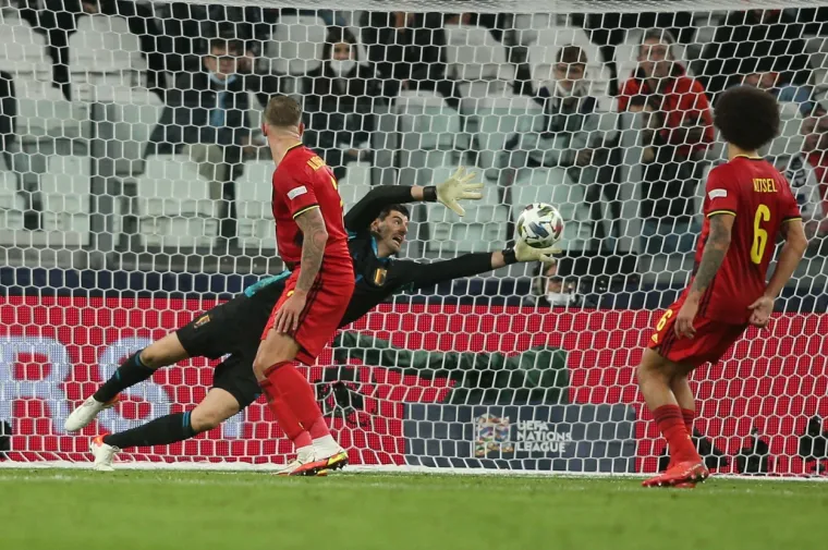 Ludnica jedne jesenske nogometne večeri: Od ponora pa nazad; Dugo će se pričati o ovom