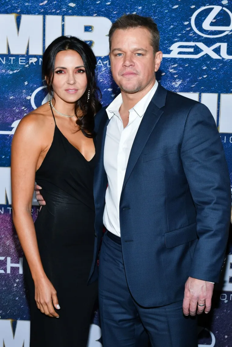 Matt Damon slavi 51.: Slavnu curu ostavio preko TV-a, Winona Ryder ga je napucala, a oženio je konobaricu koja ga je iznenadila