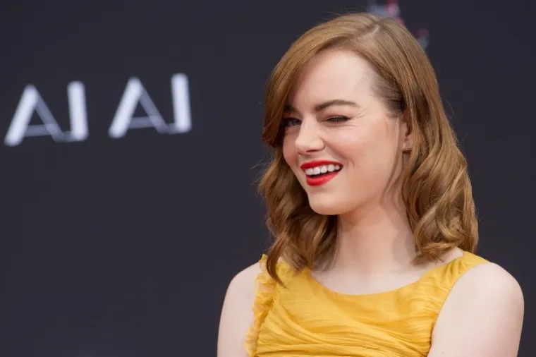 3. Emma Stone 
Gostujući kod Davida Lettermana, poznata glumica otkrila je kako ju proganja duh njenog djeda kojeg nikada nije upoznala. Kao velika pobornica paranormalnog ne vidi ni&scaron;ta neobično u tome da joj njen djed ostavlja novac, točnije kovanice, kao izraz ljubavi. 
