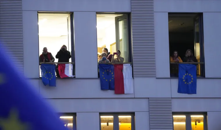 Deseci tisuća Poljaka iza&scaron;li su na ulice kako bi branili članstvo svoje zemlje u Europskoj uniji